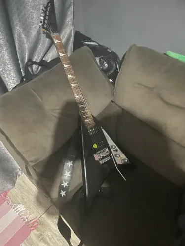 Guitarra guitarra flying v floyd rose clark