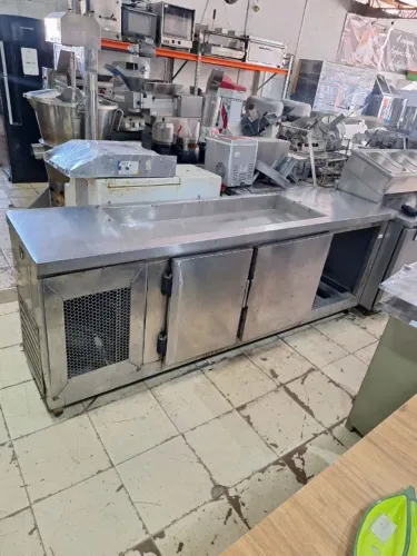 Balcão Refrigerado com pista fria