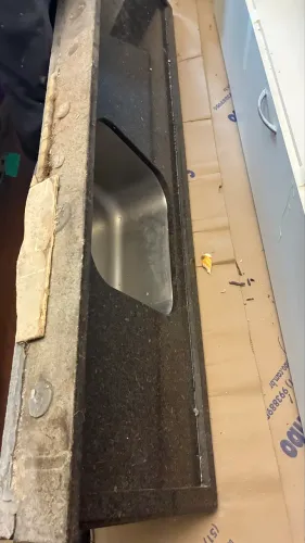 Bancada de granito com pia inox