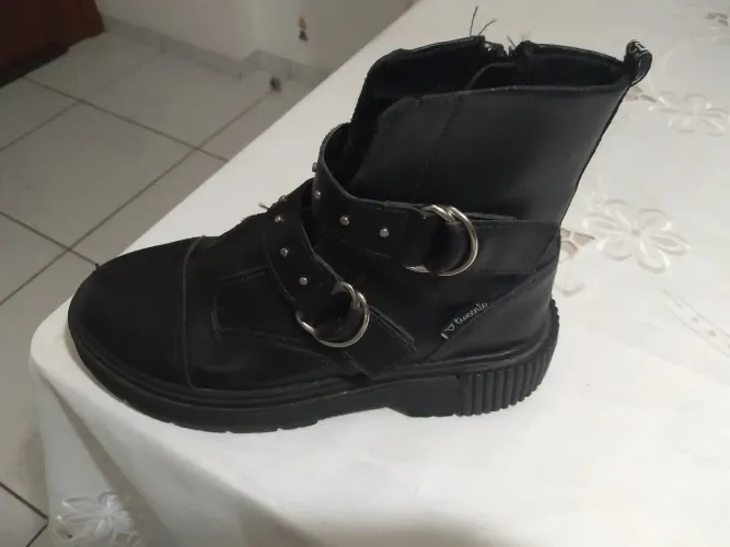 Bota Preta Linda