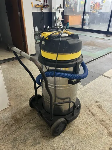 Aspirador Schulz profissional - água e pó- voltagem 220v