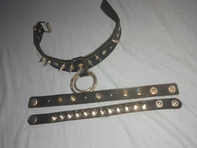 Choker, gargantilha gótica com braceletes de brinde. USADO!