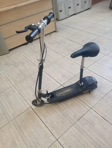 Vendo patinete elétrico com banco, ótimo estado