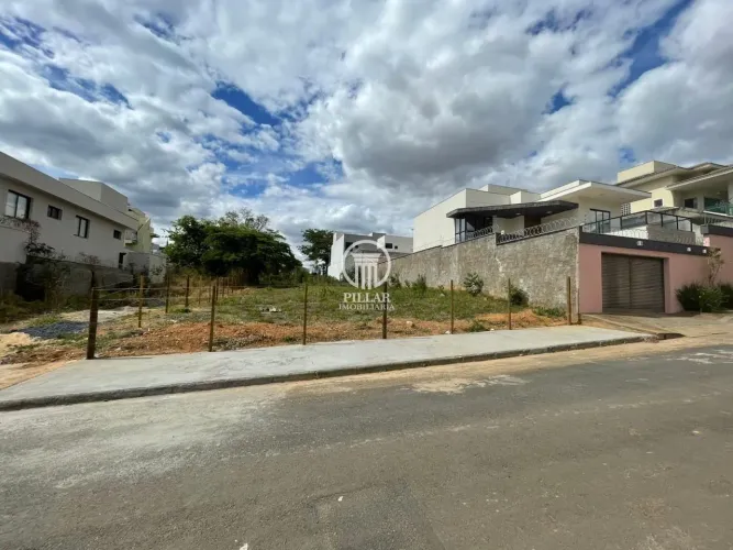 TERRENO À VENDA NO BAIRRO IBITURUNA MONTES CLAROS/MG