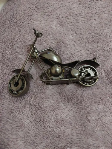 Miniatura Moto - Decoração artesanal feito de metal.