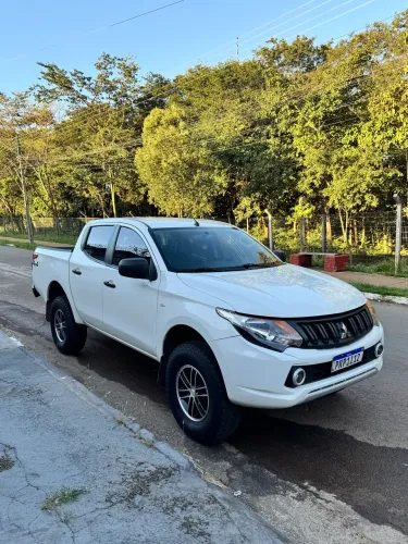 Mitsubishi L200 Triton Sport GLX 2.4 CD Diesel Mec. 2018