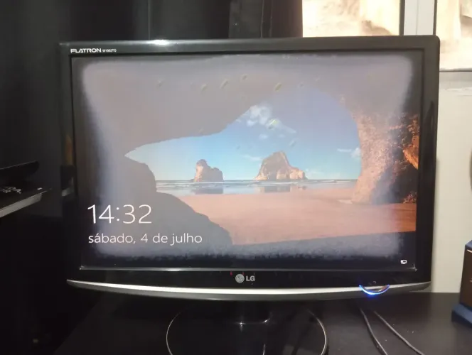 Monitor lcd 18"