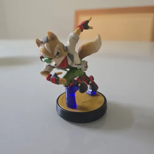 Amiibo Fox (Super Smash Bros)