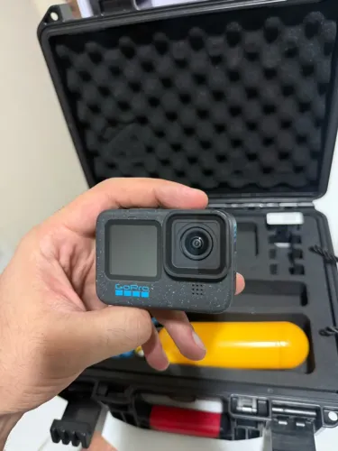 GoPro HERO 12 Black - praticamente nova + kit completo de acessórios