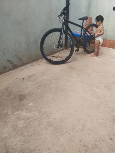 Vende-se uma bicicleta 
