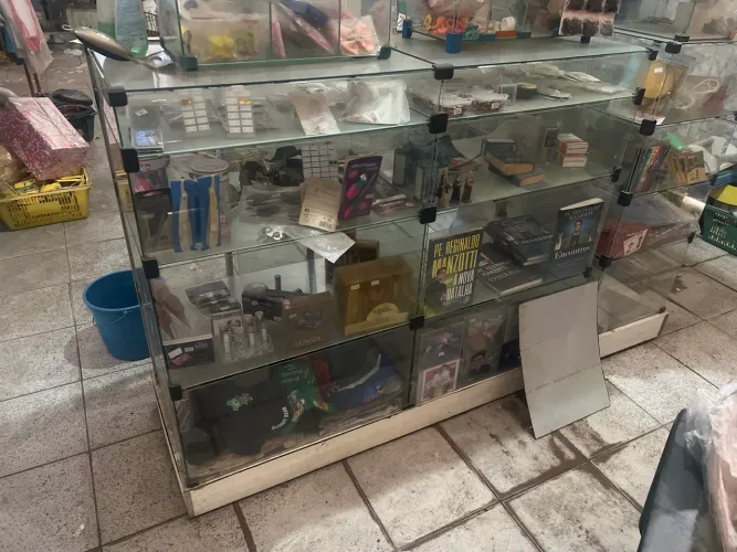 Balcão modulado com portas de proteção - leia a descrição 