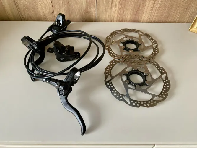 Freios Shimano Deore MT410 com rotores