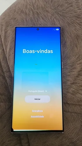 Galaxy S23 Ultra com detalhe na tela + Smartwatch de brinde!