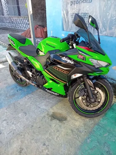 Kawasaki ninja 400 ano 2020 super conservada