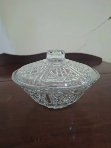 Bomboniere antiga (vidro lapidado)