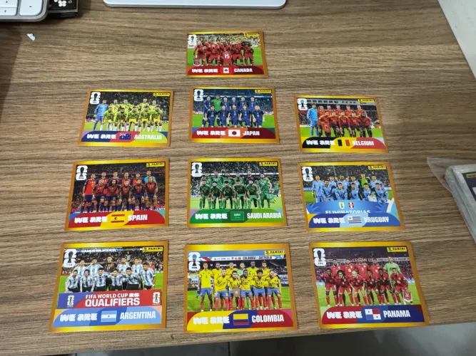 Figurinhas SELEÇÕES PERFILADAS (TIMES) borda dourada do álbum da COPA DO MUNDO FIFA 2026!