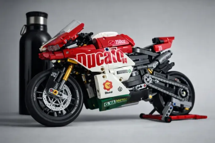 moto de LEGO decoração e funcional