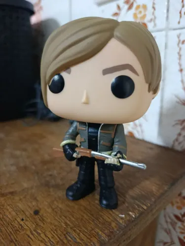 leon s kennedy resident evil 4 boneco action figure pop