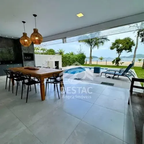 Vista Deslumbrante: Casa Frente Mar com Piscina e 3 Suítes- Angra dos Reis/RJ