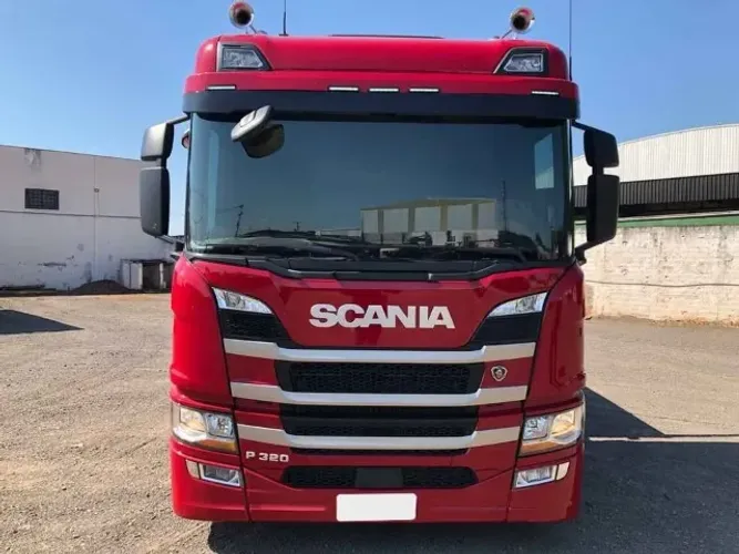 Scania P320 8x2 carroceria 2023
