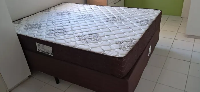 Cama box e colchão de casal - Praticamente novo (1 semana de uso)