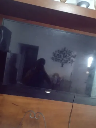 Tv aoc pra retirar peças