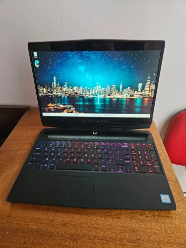 Alienware m15 com i7 e RTX 2080!Tela 144hz top 32gb ram