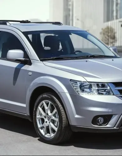 Pára-lama direito Fiat Freemonte 2012 prata