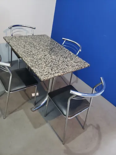 Mesa De jantar 4 cadeira Inox 