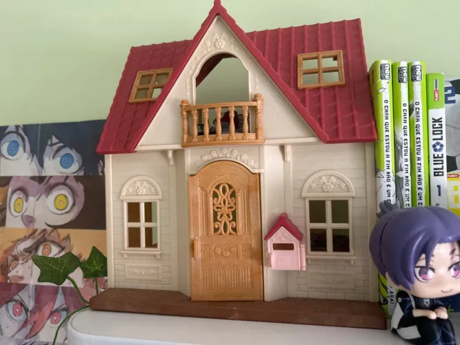 Casa sylvanian families, vem com móveis comprados.