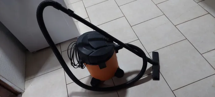 ASPIRADOR LAVOR (usado e limpo)