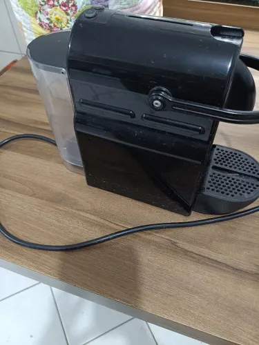 Cafeteira Expresso Nespresso Inissia Preta