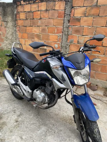 Vendo Honda Fan 160, ano 2022, único dono.