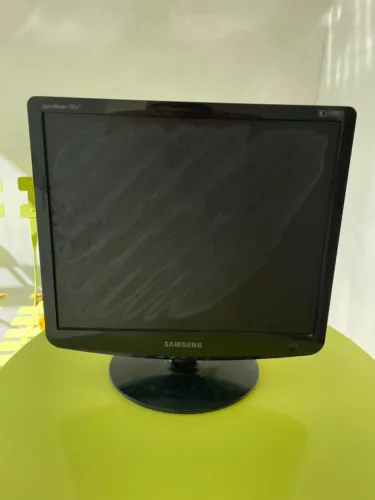 Monitor Samsung SyncMaster 732N Plus 17" - Tela Avariada / Para Reparo ou Peças