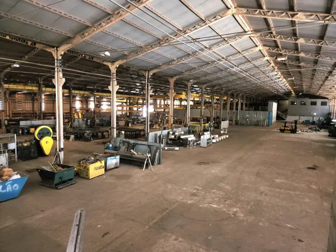 GALPÃO INDUSTRIAL COM ÓTIMA LOCALIZAÇÃO COM MAIS DE 18 MIL METROS COMPLETO