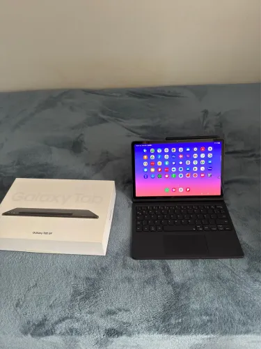 Galaxy tab s9 (capa teclado e a caixa vão juntos)