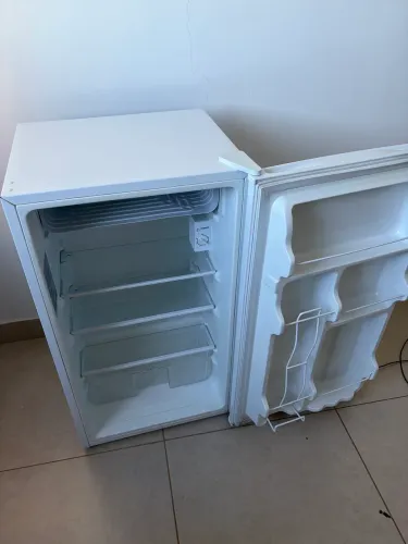 Vendo Frigobar MIDEA 71 Litros