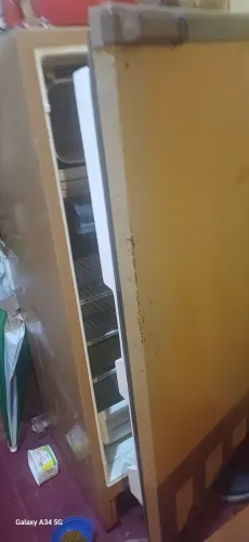 Vendo geladeira antiga 