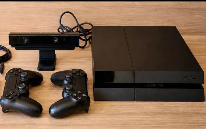 PLAYSTATION 4