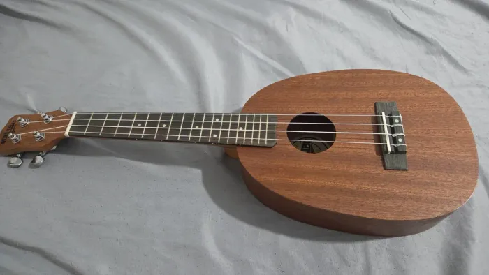Ukulele Malibu formato abacaxi