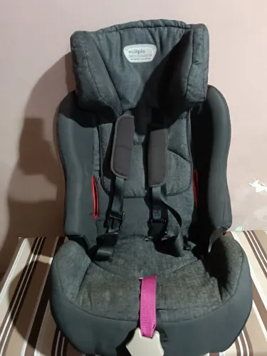 VENDE SE CADEIRINHA PARA CARRO