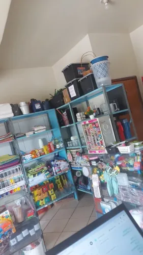 Vendo mercadorias para montar sua loja