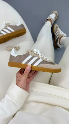 Tênis Casual Feminino Adidas Samba OG Couro Sintético Bege Tricô Disponível 34 AO 39