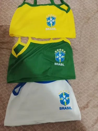 Cropped feminino Seleção Brasileira, veste do tamanho 36 ao 42