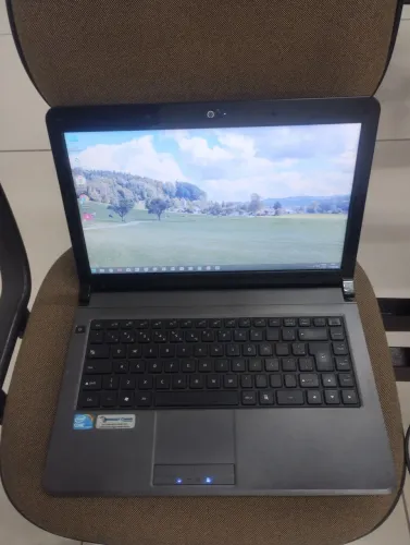 Notebook sim mais i3 de terceira