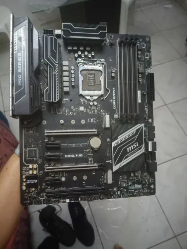 Placa mãe z270 C/ DEFEITO