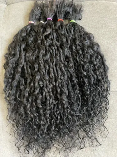 Mega hair cacheado