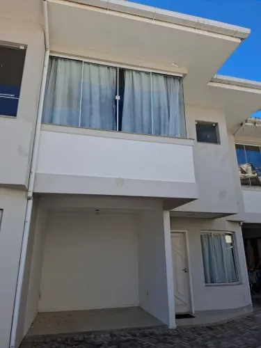 Casa com 2 suítes à venda na Praia do Campeche, em Florianópolis.