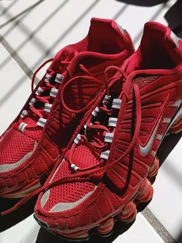 Vendo tênis 12 Molas vermelho