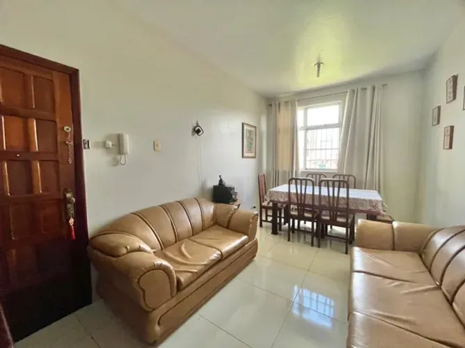 Vendo Apartamento 102m². 3 quartos sendo 1 suíte, 1 vaga. R$ 270 mil.